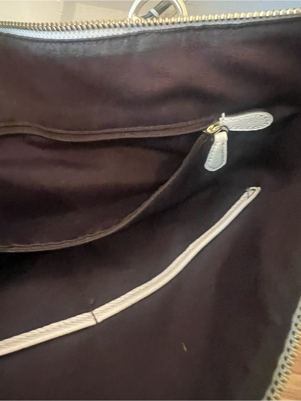 Coach Cream Leather Shoulder Tote with Gold Hardware - Picture 4 of 7